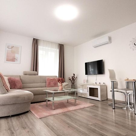 Sunsuite Szeged Eksteriør bilde
